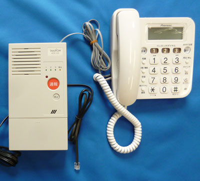自動電話通報機の設定作業は、市販の電話機を自動電話通報装置に繋いで、電話機のキー操作で行います。